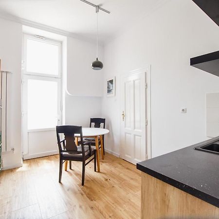 Spacious Riverviews Apartment Near Piata Unirii Oradea Ngoại thất bức ảnh