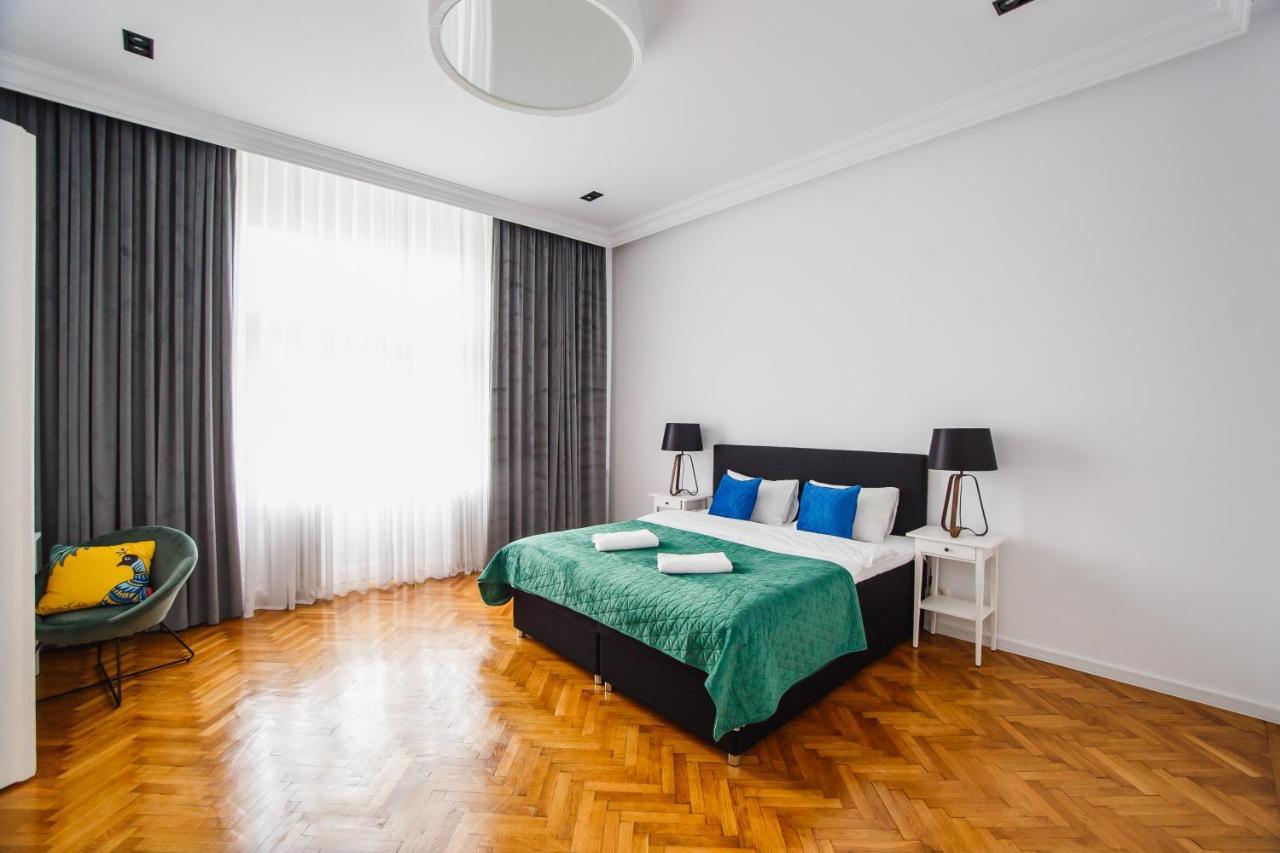 Spacious Riverviews Apartment Near Piata Unirii Oradea Ngoại thất bức ảnh