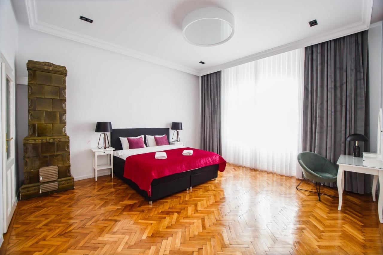 Spacious Riverviews Apartment Near Piata Unirii Oradea Ngoại thất bức ảnh