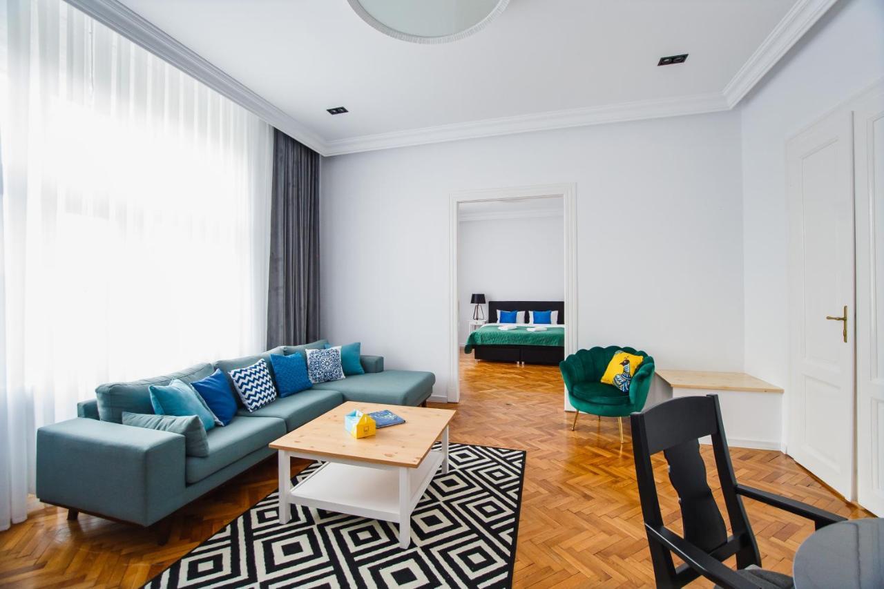 Spacious Riverviews Apartment Near Piata Unirii Oradea Ngoại thất bức ảnh