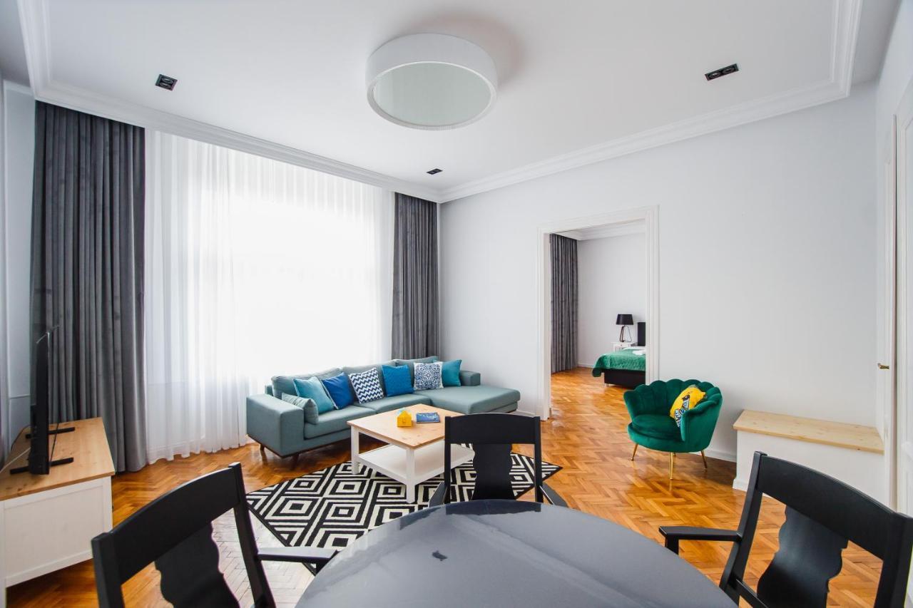 Spacious Riverviews Apartment Near Piata Unirii Oradea Ngoại thất bức ảnh