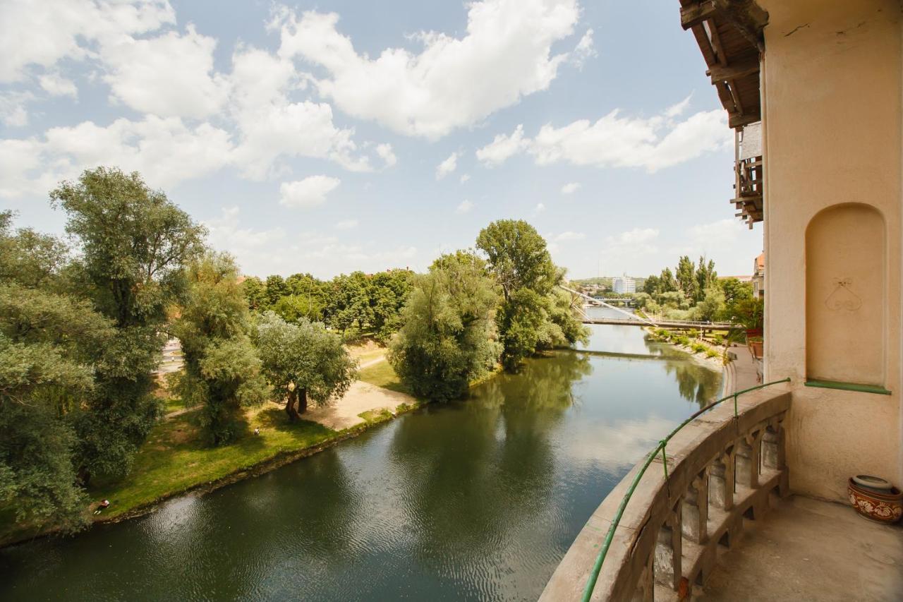Spacious Riverviews Apartment Near Piata Unirii Oradea Ngoại thất bức ảnh